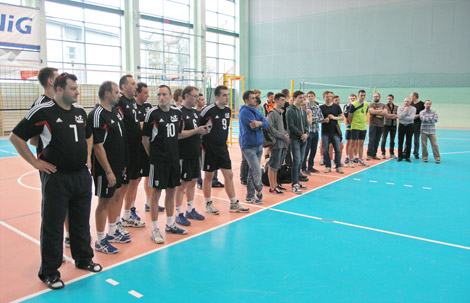 Uczestnicy XII Charytatywnego Turnieju Piłki Siatkowej o puchar Prezesa SKOK Kwiatkowskiego 2014r.